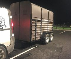 Horse box