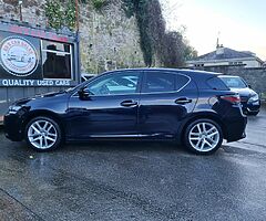 2014 Lexus CT200H - Image 6/10