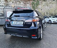 2014 Lexus CT200H - Image 8/10