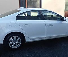12 Volvo s60 1.6 diesel. White