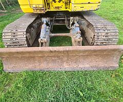 Sumitomo 135-2 Zero Swing Excavator / Digger - Image 5/10