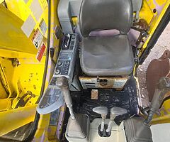 Sumitomo 135-2 Zero Swing Excavator / Digger - Image 7/10