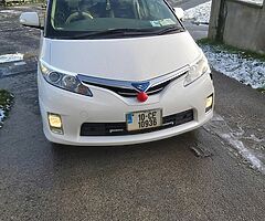 2010 Toyota Estima hybrid (8seater)