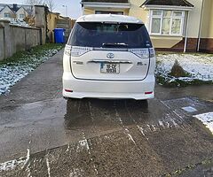 2010 Toyota Estima hybrid (8seater)