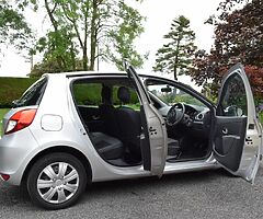 2010 Renault Clio, low mileage