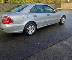 sell or exchange mercedes E200 without any problem - Image 4/4