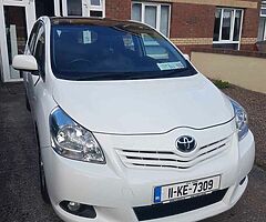 2011 Toyota  Verso