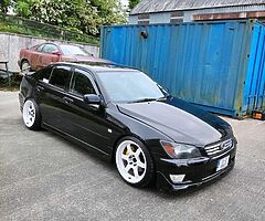 Lexus is200