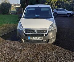 172 pugeot partner  1.6 blue professional 3 seater