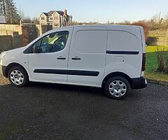 172 pugeot partner  1.6 blue professional 3 seater - Image 6/6