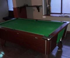 Coin operating pool table