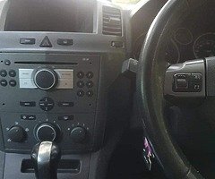 06 zafira 1.9 diesel, AUTOMATIC
NO TEXT OR TAX  car is in good condition  165Km .  reliable 7 seater - Image 4/6