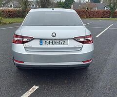 Skoda  Superb 2016