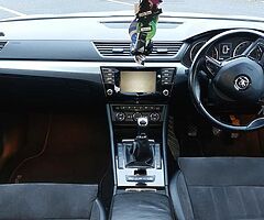 Skoda  Superb 2016 - Image 8/10