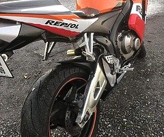 Putting up for a friend that's not on Facebook. Mint cbr 600rr.06.bike needs nothing.