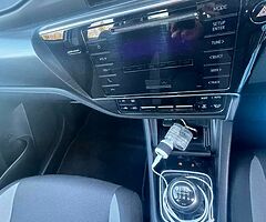 Toyota Auris - Image 4/7