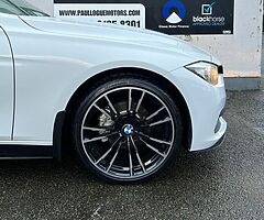 2017 BMW Series 3 - Image 7/10