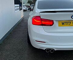 2017 BMW Series 3 - Image 9/10