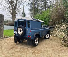 Land Rover Defender 90