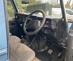 Land Rover Defender 90