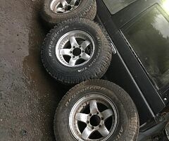 Jap 4x4 alloys split rims set of 5  6stud