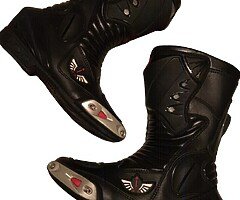 Brand New Real Leather Ladies Motorbike Boots / Shoes - Image 3/3