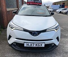 2017 Toyota C-HR - Image 6/10