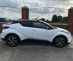 2017 Toyota C-HR - Image 9/10