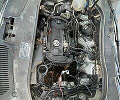 VW Passat gold metallic and silver. ONLY PARTS - Image 3/4