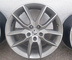Genuine 18" SKODA VRS alloys