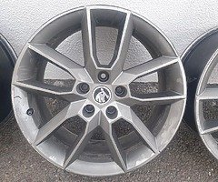 Genuine 18" SKODA VRS alloys