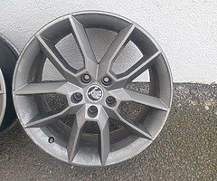 Genuine 18" SKODA VRS alloys - Image 3/5