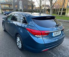 2015 Hyundai i40 1.7 Diesel Executive Estate
Nct 06/2023 Tax 07/2022 - Image 5/8