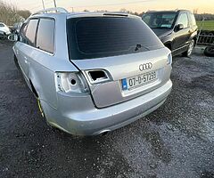 Audi A4 estate 1.6 petrol ONLY PARTS - Image 1/3