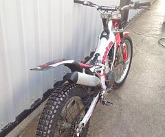 Beta Rev 3 trials bike