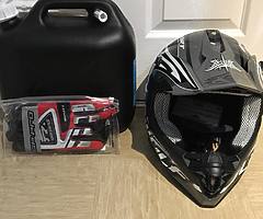 WULF PRO sport Helmet (Brand new) GP-Pro gloves (Brand New) and 10L Jerry Can (Brand new)