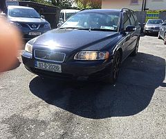 volvo v70 2.0T drives good automatic still taxed best offer takes it today just got it as a trade