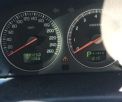 volvo v70 2.0T drives good automatic still taxed best offer takes it today just got it as a trade - Image 4/9