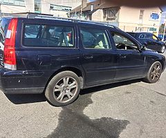 volvo v70 2.0T drives good automatic still taxed best offer takes it today just got it as a trade - Image 8/9