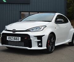 2022 Toyota Yaris - Image 4/10