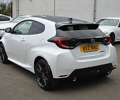 2022 Toyota Yaris - Image 5/10