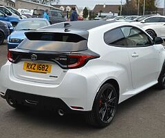 2022 Toyota Yaris - Image 6/10