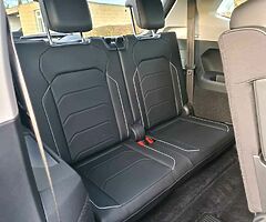 2020 Volkswagen Tiguan SE L 4Motion DSG 7 SEAT - Image 9/10