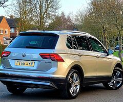 2017 Volkswagen Tiguan - Image 3/10
