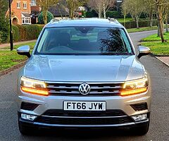 2017 Volkswagen Tiguan - Image 4/10