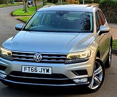 2017 Volkswagen Tiguan - Image 7/10