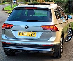 2017 Volkswagen Tiguan - Image 8/10