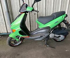 2000 Aprilia SR - Image 4/8