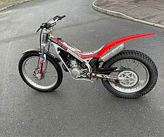 2005 Beta  Rev 80 - Image 4/4