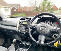 2005 Toyota RAV4 - Image 9/10